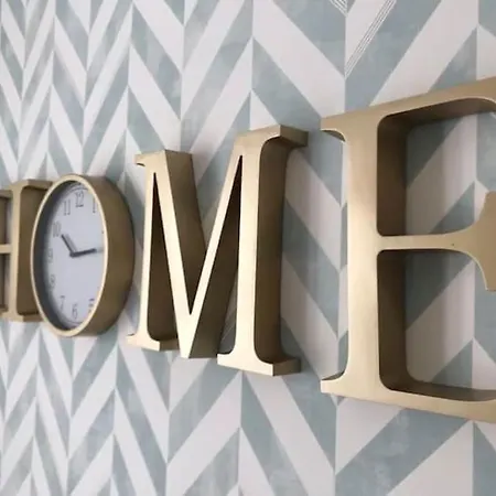 شقة Lovely 2 Bedroom With Parking