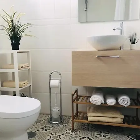 Lovely 2 Bedroom With Parking * سانتاندر